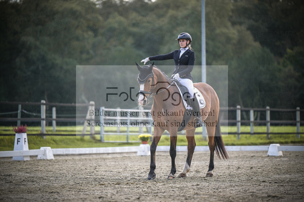 DOS_4023 | Entdecke hochwertige Reitturnierfotos von Foto Oger. Professionell, emotional und authentisch – jetzt Lieblingsmomente im Shop bestellen.Deutschlandweite Turnierfotografie. - Realisiert mit Pictrs.com