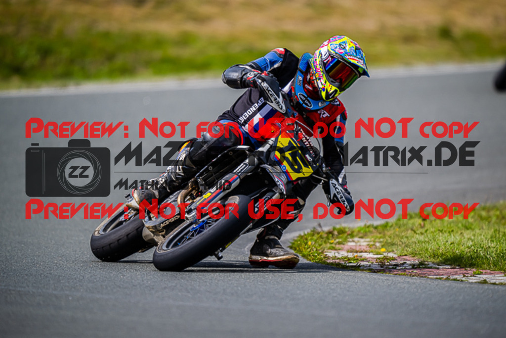 MaZZes_FotoMatrix_220904_9815 | UE40