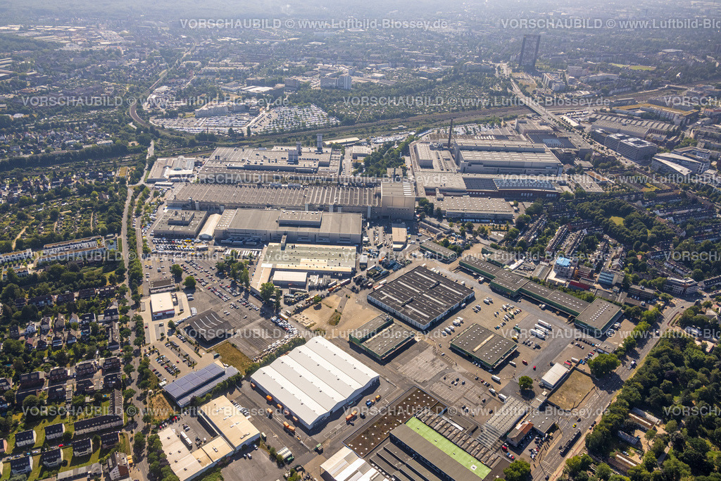 Duesseldorf220700535 | Luftbild, Mercedes Benz Werksgelände, mit Automobillager Loading Mercedes Parkplätze, Mörsenbroich, Düsseldorf, Rheinland, Nordrhein-Westfalen, Deutschland
