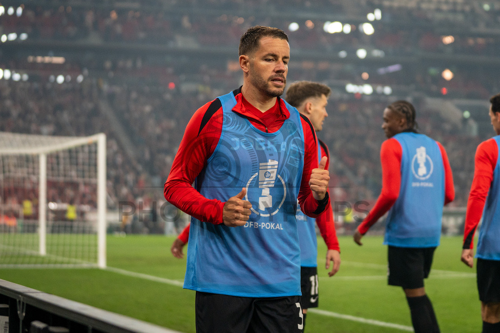 VfB Stuttgart vs. SC Freiburg, Fussball, DFB-Pokal, Halbfinale, 23.04.2026 | Christian Guenter (SC Freiburg, #30),VfB Stuttgart vs. SC Freiburg, Fussball, DFB-Pokal, Halbfinale, 23.04.2026DFB regulations prohibit any use of photographs as image sequences and/or quasi-video