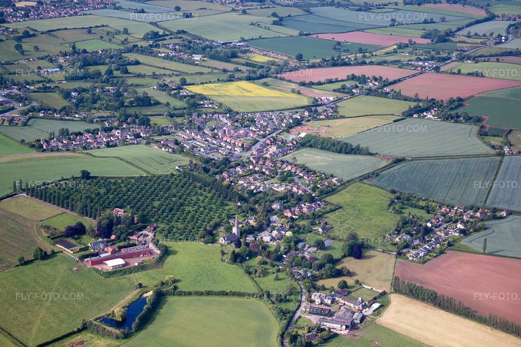 Aerial view: View of the town in Withington in the state England, Great Britain. – Photo: IMG_40597(39519).jpg taken on 06/10/2011 by Werner Riehm/FLY-FOTO.com – Resolution of the original: 4752 x 3168 px