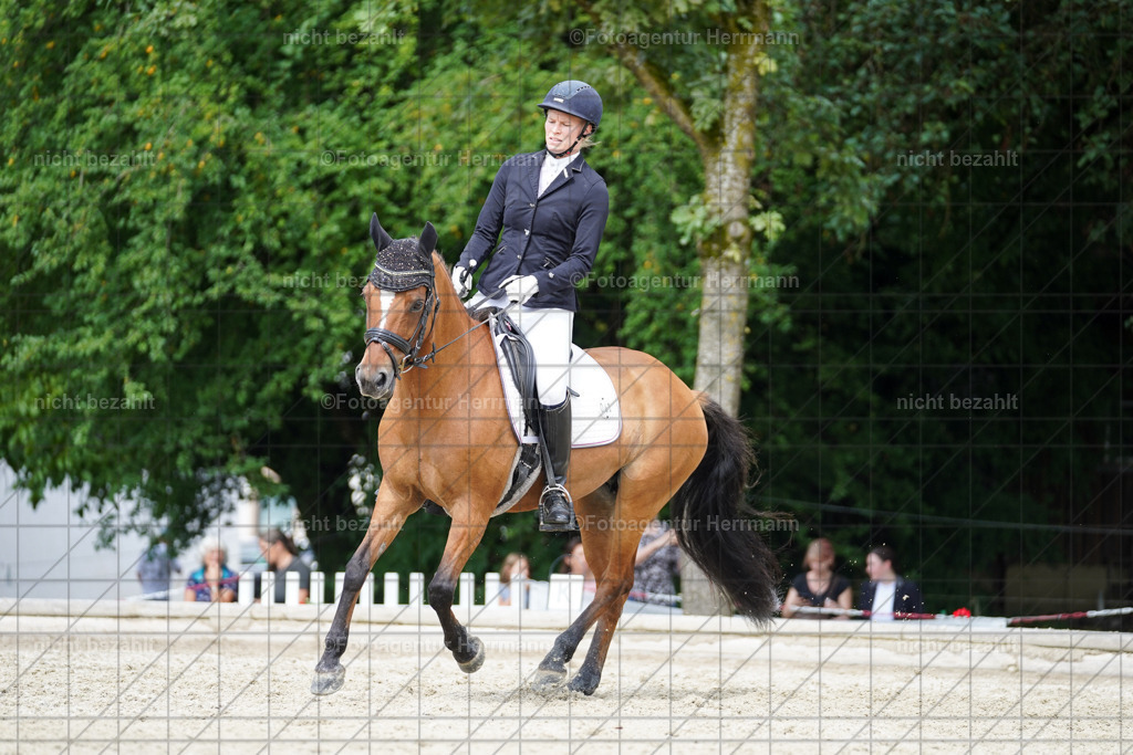 20230826-FAH05415 | Forstinning, 2023, Dressurturnier, Turniersportbilder, Turnierfotografen Bayern, Fotoagentur Herrmann, Reitsportfotografie, Turnierbilder