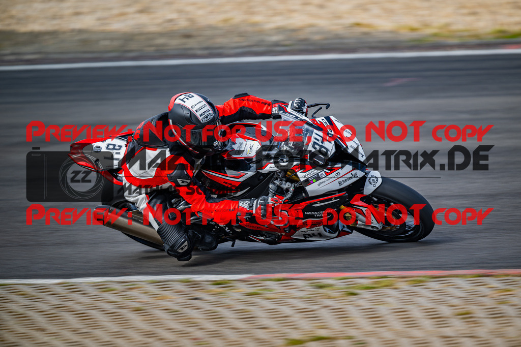 MaZZes_FotoMatrix_230719_9611 | WEISS