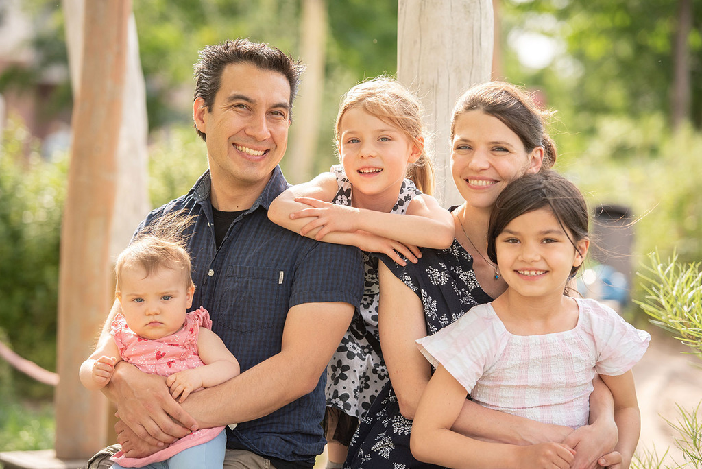 Galerie-Familie (23) | Mein Name ist Arkadius. Ich fotografiere Ihre Hochzeit in Frankfurt und im Umkreis von 200 km. Als Fotograf bin ich noch bekannt im Bereich Business- und Modefotografie.