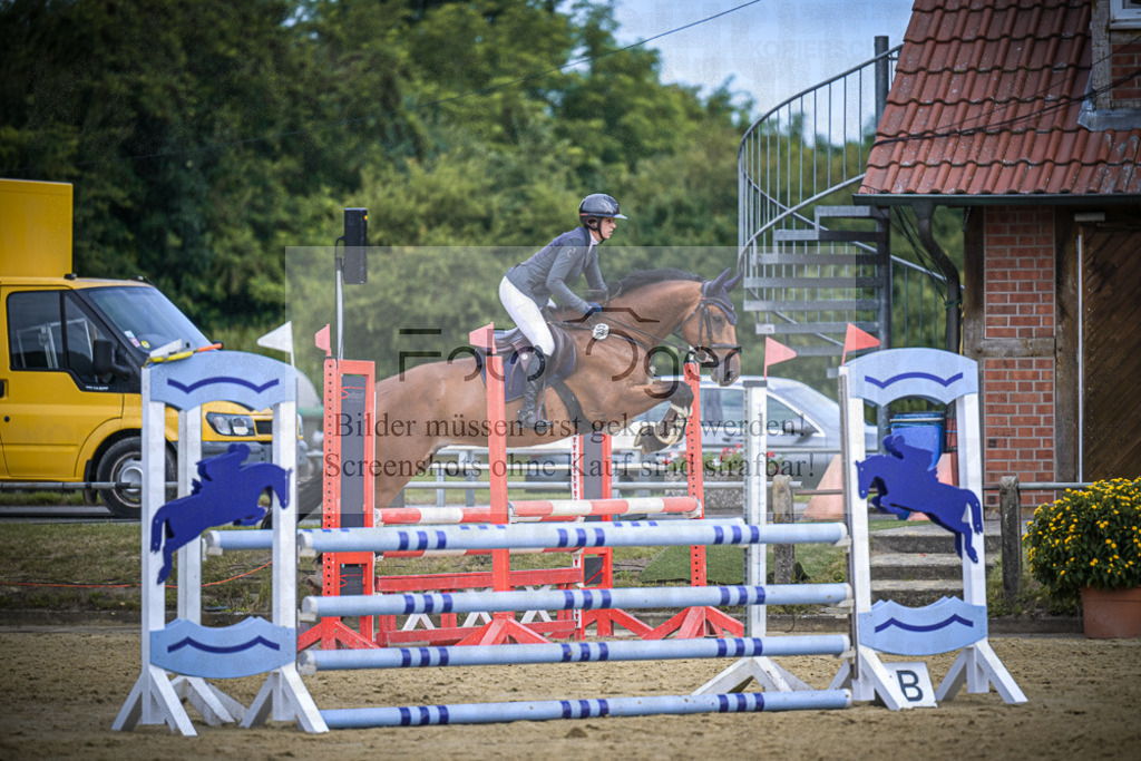 DOS_5842 | Entdecke hochwertige Reitturnierfotos von Foto Oger. Professionell, emotional und authentisch – jetzt Lieblingsmomente im Shop bestellen.Deutschlandweite Turnierfotografie. - Realisiert mit Pictrs.com