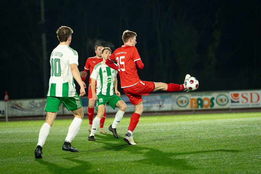 Fußball I Herren I Saison 2025-2026 I Freundschaftsspiel I TSV Grossenkneten - TuS Lutten I 0777 | jns.sportfotos - Realisiert mit Pictrs.com