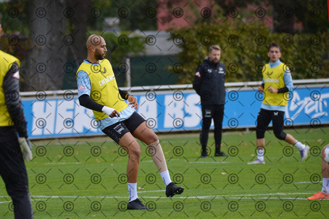 RGE_6073b | Hertha BSC, 2.Bundesliga, Herren, Saison 2025/26, Training, John Anthony Brooks ( Hertha BSC ),   Fotograf:  Ralf Gebhardt - Realisiert mit Pictrs.com