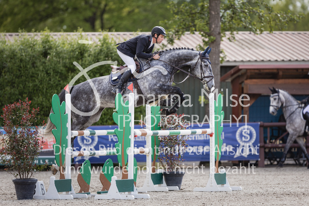 230516_Mühlen_05SprPf-L-533 | Deine schönsten Turniermomente als professionelle Fotos! Entdecke hochwertige Pferdesport-Fotografie im Online-Shop. Jetzt Fotos finden & bestellen!