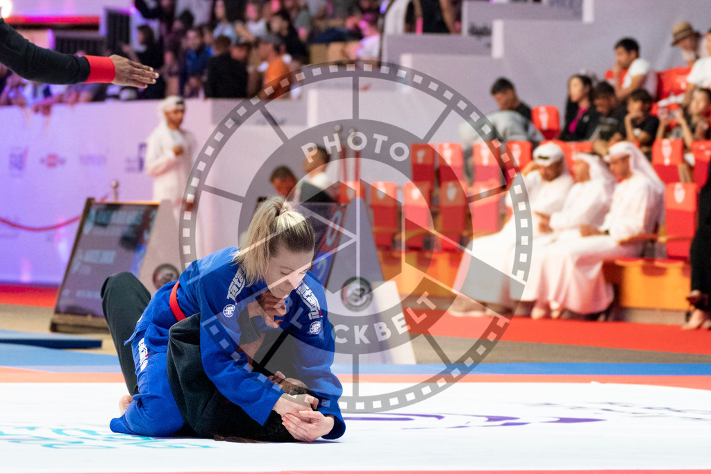 20231106PBB1776 | Fighters compete during the AJP World Master Championship in the Mubadala Arena in Abu Dhabi, Arab United Emirates, on November 6, 2023.
