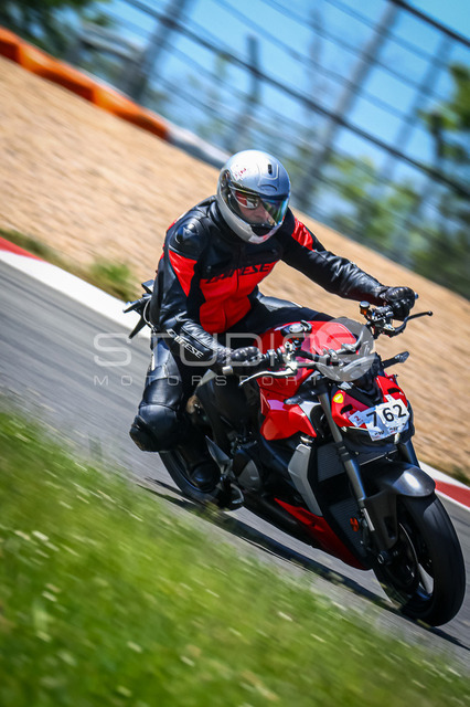 0762-260527NBR-007_762 | Deine Full-Service-Agentur für ✔️Videoproduktionen und ✔️Motorsportfotografie Jetzt Angebot anfragen!