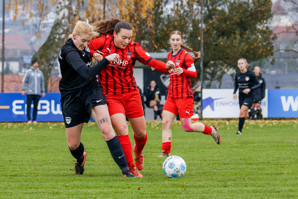 HOHFCH_251109_6715 | 1.FC Heidenheim 1846 II vs. GAST, Fußball, Frauen, Bezirksliga, 2025/2026, X. Spieltag, 03.10.2025 in Heidenheim, Kunstrasen b. Voith-Arena West(Foto: Michael Bulling) - Realisiert mit Pictrs.com