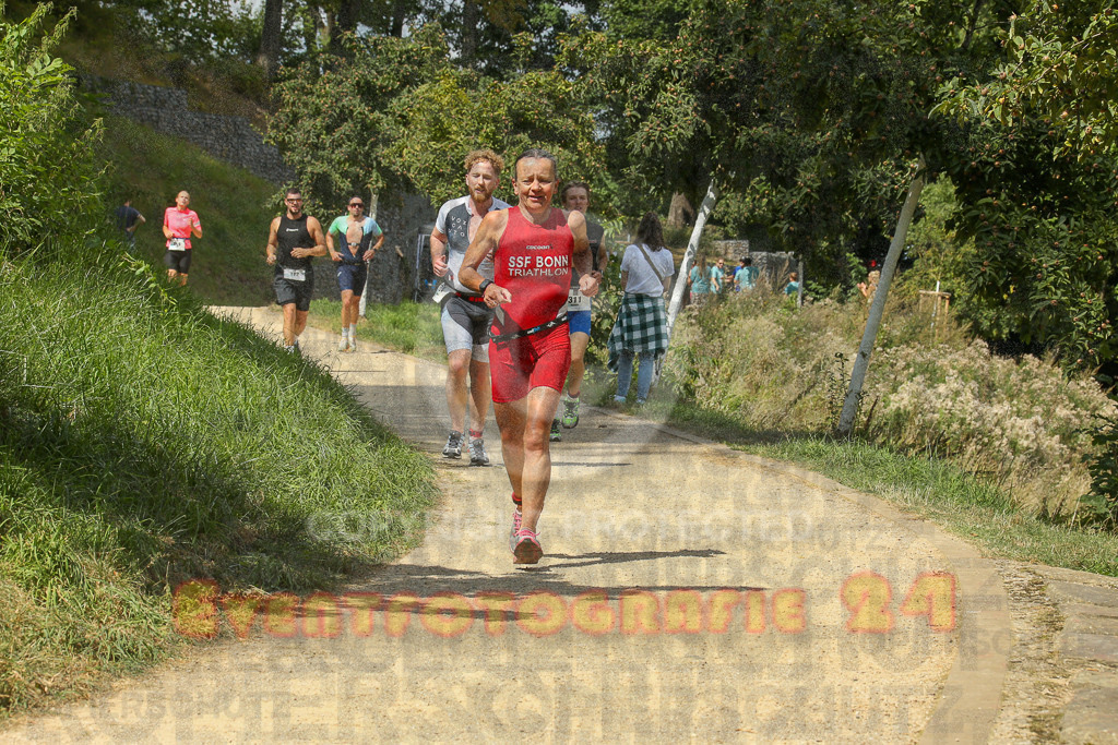 250824_1334_EX1_2836 | Sportfotografie im Rhein-Sieg Kreis, Köln, Bonn, NRW, Rheinland Pfalz, Hessen, etc. Unser Tätigkeitsfeld umfasst den Laufsport vom Volkslauf über den Marathon, Duathlon, Triathon bis zum Ultralauf wie Kölnpfad Ultra oder Schindertrail.