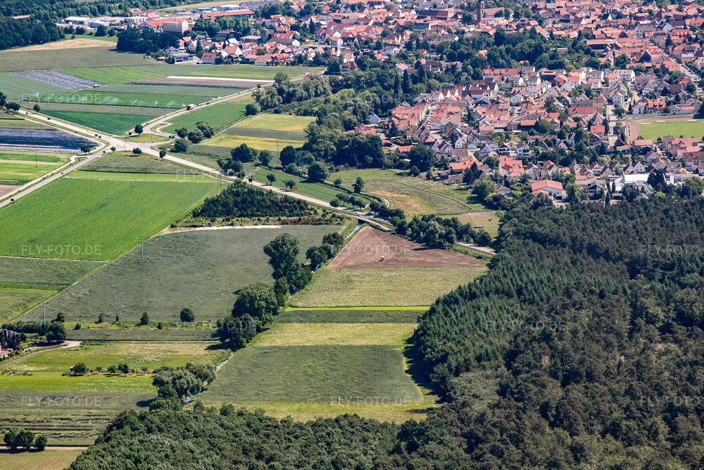 Luftbild: Erlenbachtal in Hatzenbühl im Bundesland Rheinland-Pfalz in Deutschland. Foto: IMG_18431.jpg vom 30.05.2009 durch Werner Riehm/FLY-FOTO.de