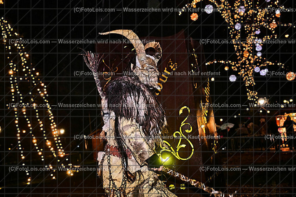 ALP7281_Wieselburger Advent_Zwieslteifln | (C)FotoLois.com, Alois Spandl. 25igster WIESELBURGER ADVENT, Perchtenlauf der 'Zwieslteifln', Fr 22. Dez. 2023.