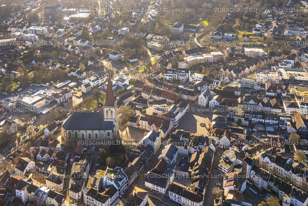 Unna240100387 | Luftbild, Altstadt und evang. Stadtkirche, Markt mit Eselsbrunnen, Unna, Ruhrgebiet, Nordrhein-Westfalen, Deutschland