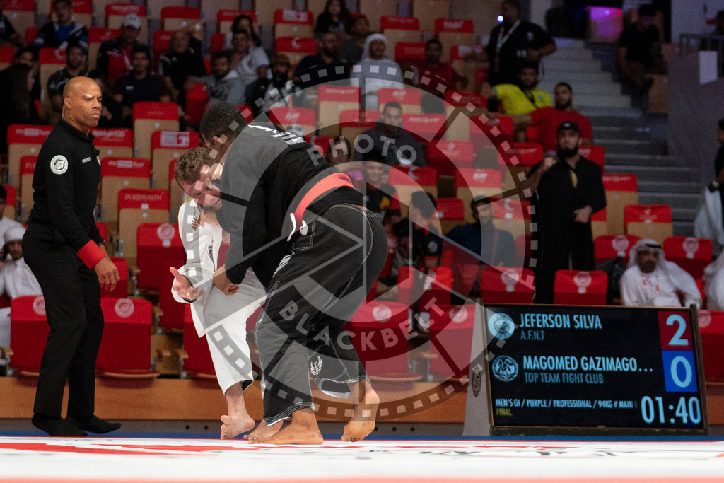 20231109PBB6799 | Fighters compete during the AJP World Professional Championship in the Mubadala Arena in Abu Dhabi, Arab United Emirates, on November 9, 2023.