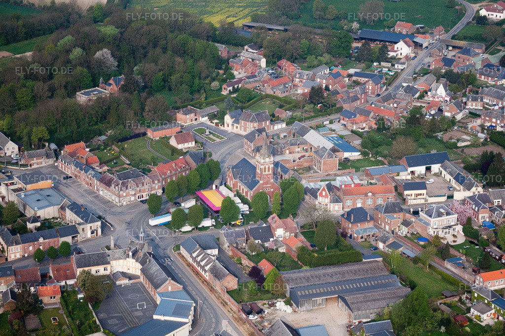 Luftbild: Ortsansicht in Beaurevoir im Bundesland Aisne in Frankreich. Foto: IMG_40017.jpg vom 17.04.2011 durch Werner Riehm/FLY-FOTO.de