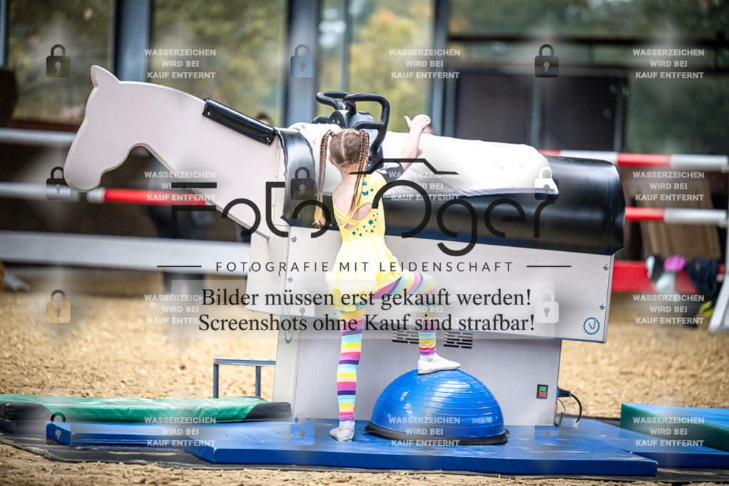 DOS_0451 | Entdecke hochwertige Reitturnierfotos von Foto Oger. Professionell, emotional und authentisch – jetzt Lieblingsmomente im Shop bestellen.Deutschlandweite Turnierfotografie. - Realisiert mit Pictrs.com