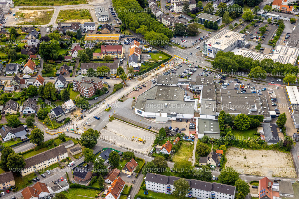 Soest240712659 | Luftbild, Straßen-Baustelle Opmünder Weg Ecke Riga-Ring, Einkaufszentrum mit Lidl, Edeka und DM Supermarkt, Soest, Soester Börde, Nordrhein-Westfalen, Deutschland