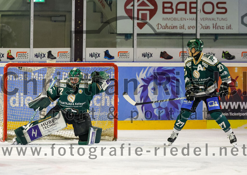 2026-01-02_083_TSV_Erding_gegen_Hoechstadt_Alligators | Erding, Deutschland, 02.01.2026:Eishockey, Oberliga Süd 2025 / 2026, 33. Spieltag, TSV Erding gegen Höchstadt Alligators, Endergebnis: 2:1Torwart David Zabolotny (Erding Gladiators, #72), Mark Waldhausen (Erding Gladiators, #27)Foto: Christian Riedel / fotografie-riedel.net