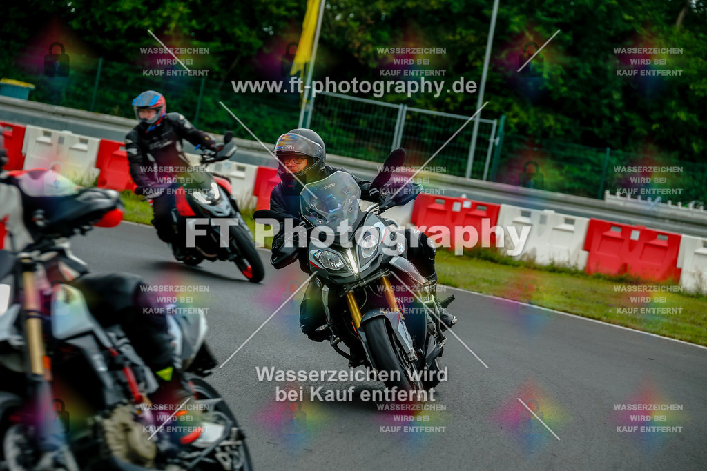 VBK-3551 | Hier findet Ihr Bilder von Touristenfahrten auf der Nürburgring Nordschleife oder von anderen Veranstaltungen die ich besucht habe. Viel Spass beim Durch Schauen 