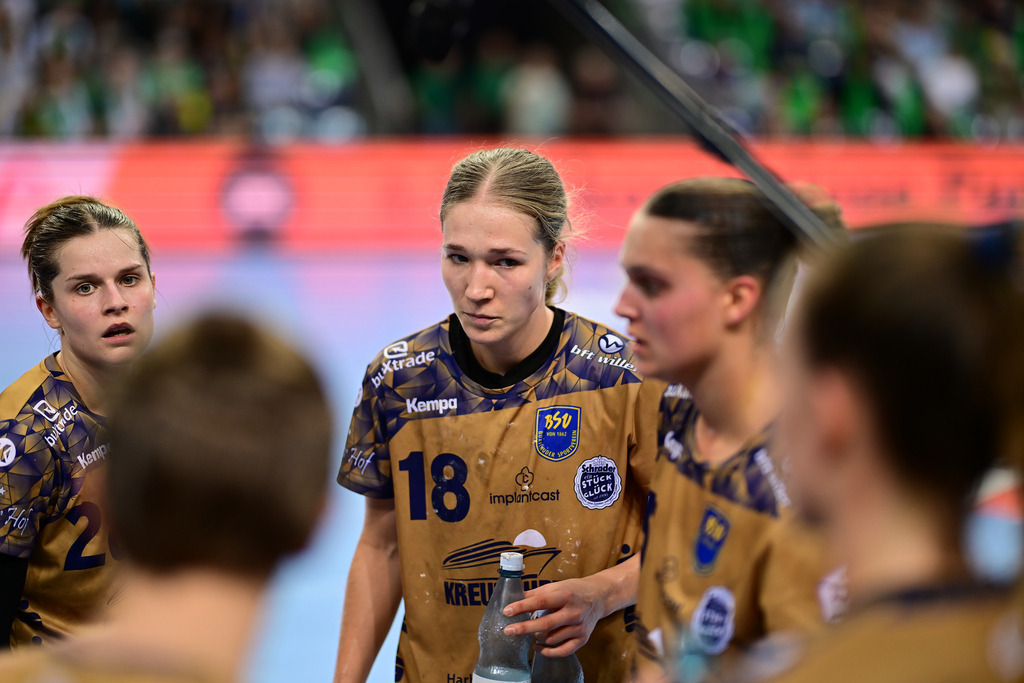Handball I Frauen I Saison 2025-2026 I 1. HBF I 5. Spieltag I VfL Oldenburg - Buxtehuder SV | Der Sportfotograf. - Realisiert mit Pictrs.com