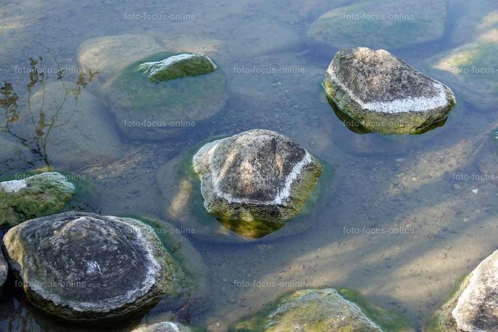 smiling Lake_21 | Water edges of washed stones in the lake