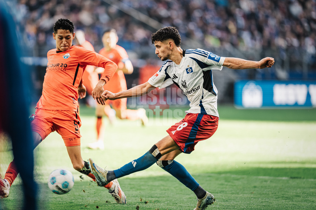 Fußball | Männer | Saison 2024/2025 | 2. Fußball-Bundesliga | 7. Spieltag | Hamburger SV vs. SC Paderborn 07 | 28.09.2024 | Daniel Elfadli (#8, HSV) beim Schuss