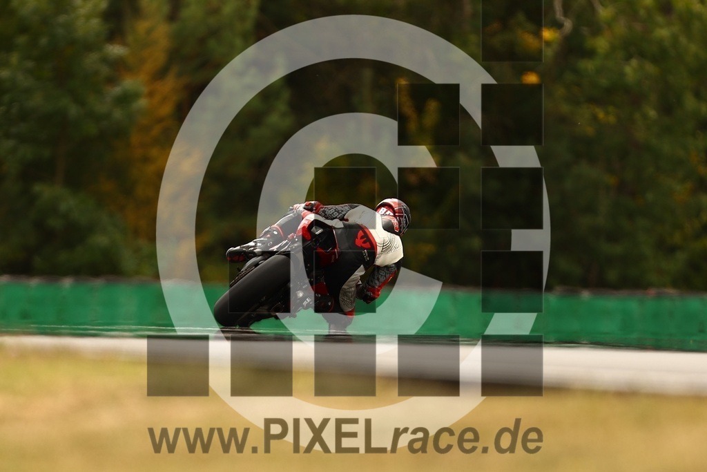 0089-20250830_07704 | Schöne Erinnerungen an spannende Momente - das festzuhalten ist unser Job. PIXELrace.de ist seit 2003 auf den Rennstrecken Europas unterwegs um die Action draußen beim Fahren und die wunderbare Stimmung imm Fahrerlager für euch einzufangen.