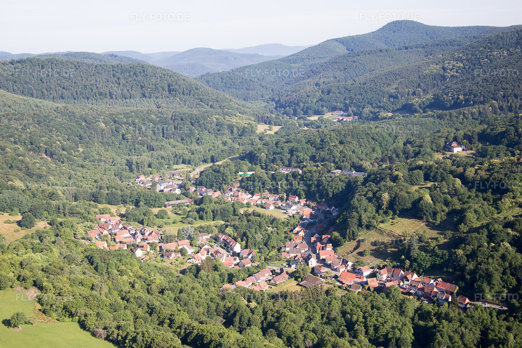 Luftbild: Ortsansicht in Weiler im Bundesland Bas-Rhin in Frankreich. Foto: IMG_083011.jpg vom 26.06.2015 durch Werner Riehm/FLY-FOTO.de