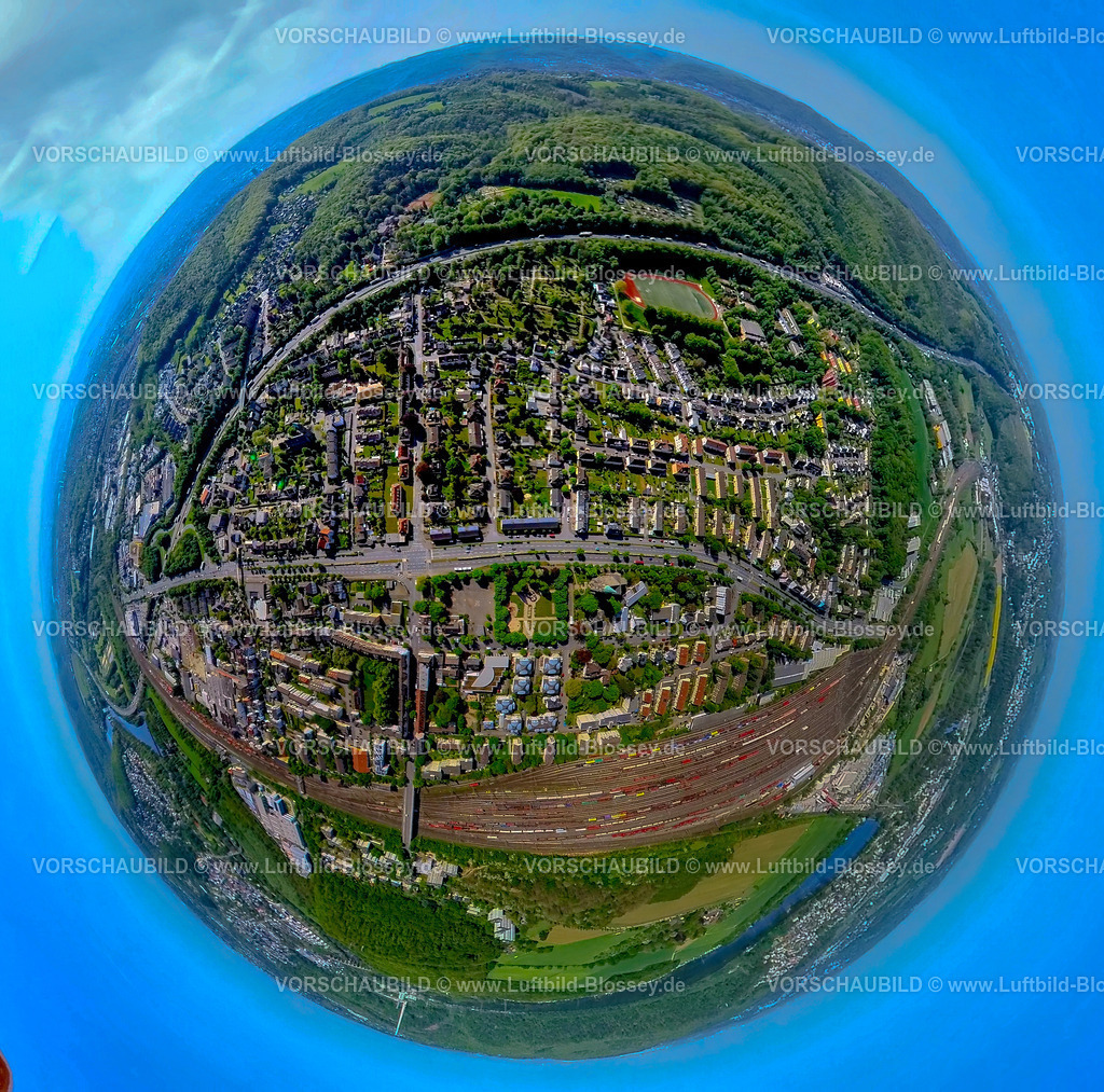 Hagen240590237Gueterbahnhof-Vorhalle | Luftbild, Wohngebiet Ortsansicht Ortsteil Vorhalle, großer Güterbahnhof Rangierbahnhof mit Güterzügen, Erdkugel, Fisheye Aufnahme, Fischaugen Aufnahme, 360 Grad Aufnahme, tiny world, little planet, fisheye Bild, Vorhalle, Hagen, Ruhrgebiet, Nordrhein-Westfalen, Deutschland