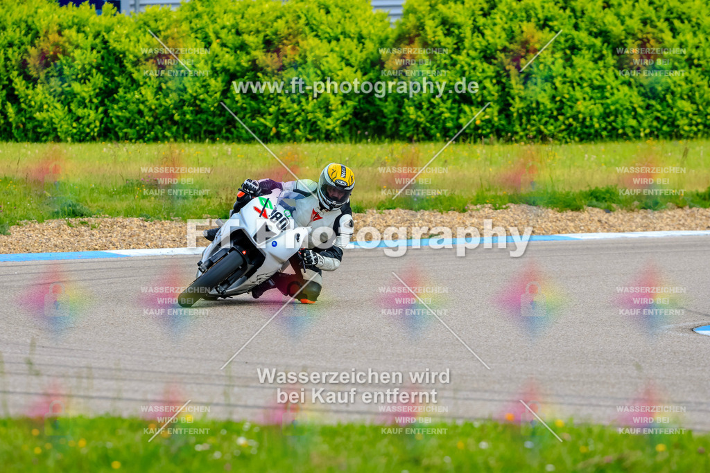 MotoTeam-8864 | Hier findet Ihr Bilder von Touristenfahrten auf der Nürburgring Nordschleife oder von anderen Veranstaltungen die ich besucht habe. Viel Spass beim Durch Schauen 