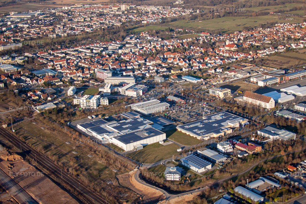 Luftbild: EDEKA Kissel SBK Landau und Kissel C&C Großmarkt  https://www.edeka.de/eh/s%C3%BCdwest/edeka-kissel-sbk-landau-johannes-kopp-stra%C3%9Fe-12/index.jsp https://www.kissel-cc.de/ im Ortsteil Queichheim in Landau im Bundesland Rheinland-Pfalz in Deutschland. Foto: IMG_62443.jpg vom 24.02.2014 durch Werner Riehm/FLY-FOTO.de