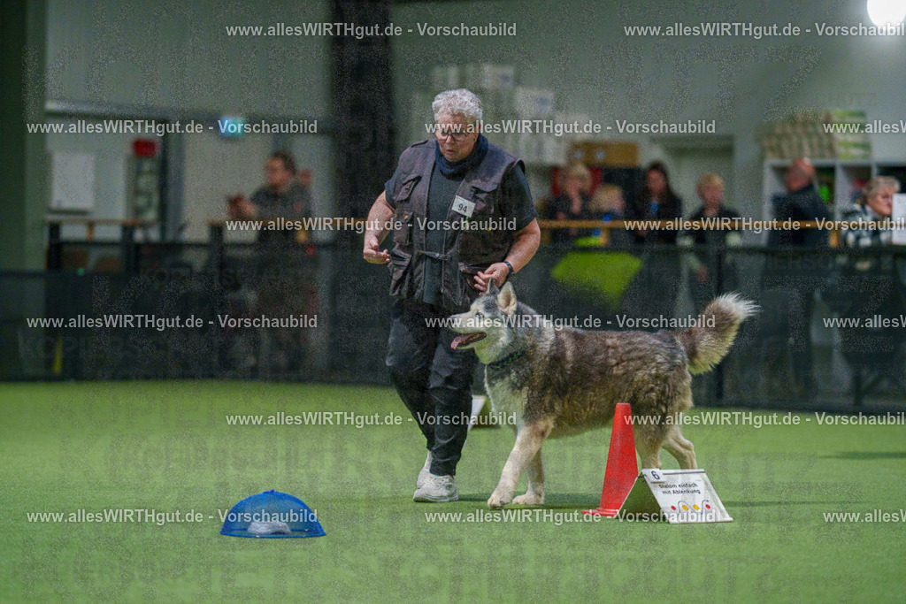 7R504392 | Professionelle Tierfotografie in Mönchengladbach von Daniel Wirth (allesWIRTHgut). Liebevolle & natürliche Bilder von Hunden & Katzen für unvergessliche Erinnerungen.