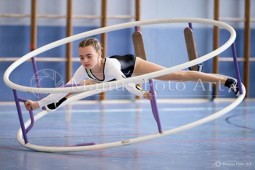 2024-06-21-B-DSC03988 | Professionelle Sportfotografie in Hamburg, Schleswig-Holstein und Niedersachsen – spezialisiert auf Rhönrad, Geräteturnen, Leistungsturnen und rhythmische Sportgymnastik. Bundesweite Begleitung von Rhönrad-Events. Jetzt Sport-Fotos - Realisiert mit Pictrs.com