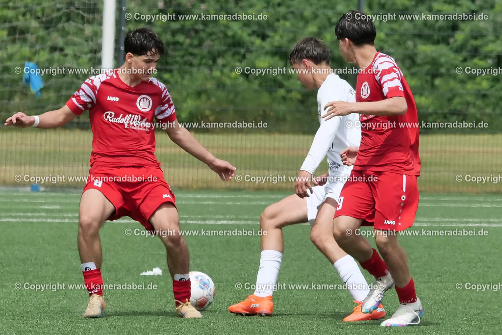 Fußball : C-Junioren : Aufstieg Regionalliga West : SUS 09 Dinslaken - Vfb 03 Hilden am 04.06.2026 in Dinslaken | Fußball : C-Junioren : Aufstieg Regionalliga West : SUS 09 Dinslaken (rotr Trikots)- Vfb 03 Hilden (weiße Trikots) am 04.06.2026 in Dinslaken - Realisiert mit Pictrs.com