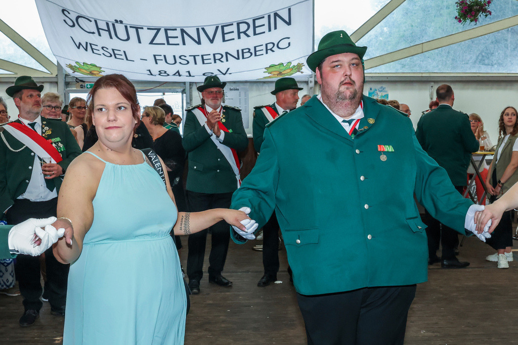 top-top.de 240601-208 | Foto, Video, Fotografie, Videografie, Fotobox, DJ, Discjockey, Musik, Musikbox, Veranstaltung, Photobooth, Amazon, Ebay, Buchtipp, Bestseller, Autor, Verlag, Buch, Wesel, Hamminkeln, NRW, Dinslaken, Rees, Drohne, Hochzeit, Party, Fotobox, Wesel, Fotograf