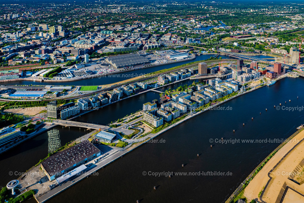 Hamburg_Baakenhafen_Elbtower_Elbbrücken_Hafencity_ELS_8151160625 | HAMBURG 16.06.2025 Baustellen für Wohn- und Geschäftshäuser im Baakenhafen entlang der der Baakenallee in der HafenCity in Hamburg, Deutschland. Weiterführende Informationen bei: AUG. PRIEN Bauunternehmung (GmbH & Co. KG),  BVE Bauverein der Elbgemeinden eG,  Baugenossenschaft Hamburger Wohnen eG,  Johann Daniel Lawaetz-Stiftung,  Richard Ditting GmbH & Co. KG,  bof architekten,  florian krieger - architektur und städtebau gmbh. // Construction sites for residential and commercial buildings in the Baakenhafen along the Baakenallee in HafenCity in Hamburg, Germany. Further information at: AUG. PRIEN Bauunternehmung (GmbH & Co. KG),  BVE Bauverein der Elbgemeinden eG,  Baugenossenschaft Hamburger Wohnen eG,  Johann Daniel Lawaetz-Stiftung,  Richard Ditting GmbH & Co. KG,  bof architekten,  florian krieger - architektur und staedtebau gmbh. Foto: Martin Elsen