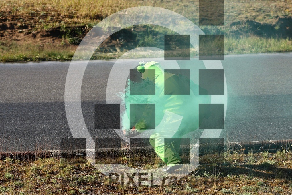 mopedrennen-20260514_12046 | Schöne Erinnerungen an spannende Momente - das festzuhalten ist unser Job. PIXELrace.de ist seit 2003 auf den Rennstrecken Europas unterwegs um die Action draußen beim Fahren und die wunderbare Stimmung imm Fahrerlager für euch einzufangen.