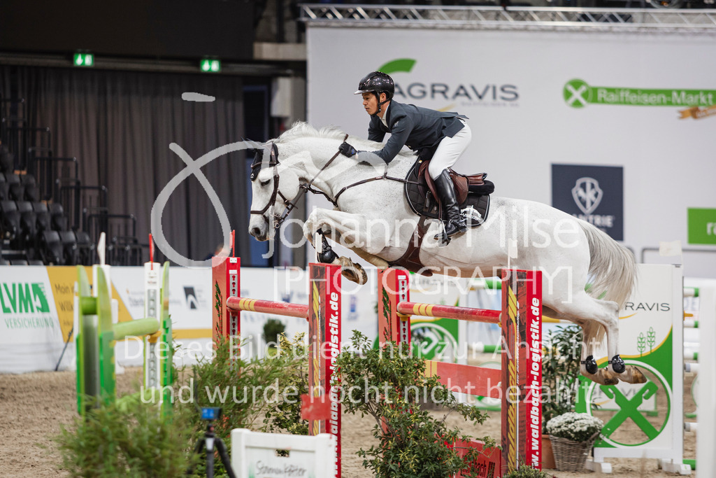 241103_Oldenburg_FinaleMittlereTour-205 | Deine schönsten Turniermomente als professionelle Fotos! Entdecke hochwertige Pferdesport-Fotografie im Online-Shop. Jetzt Fotos finden & bestellen!