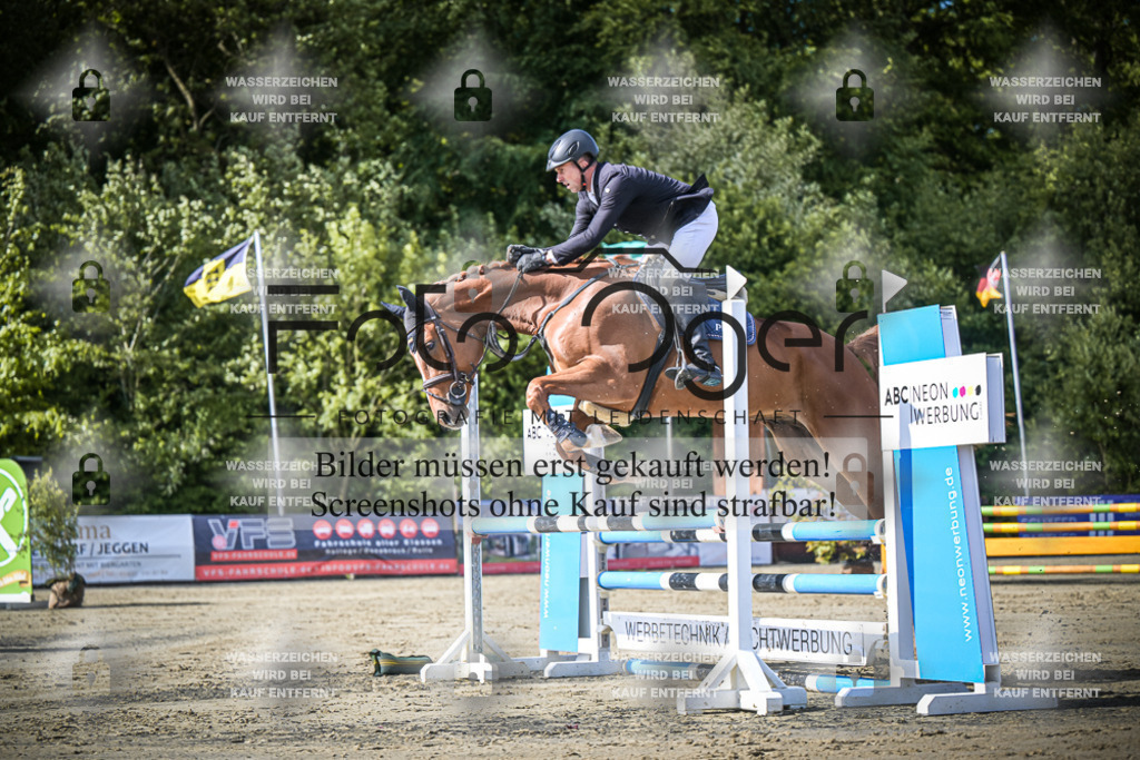 DOS_7983 | Entdecke hochwertige Reitturnierfotos von Foto Oger. Professionell, emotional und authentisch – jetzt Lieblingsmomente im Shop bestellen.Deutschlandweite Turnierfotografie. - Realisiert mit Pictrs.com