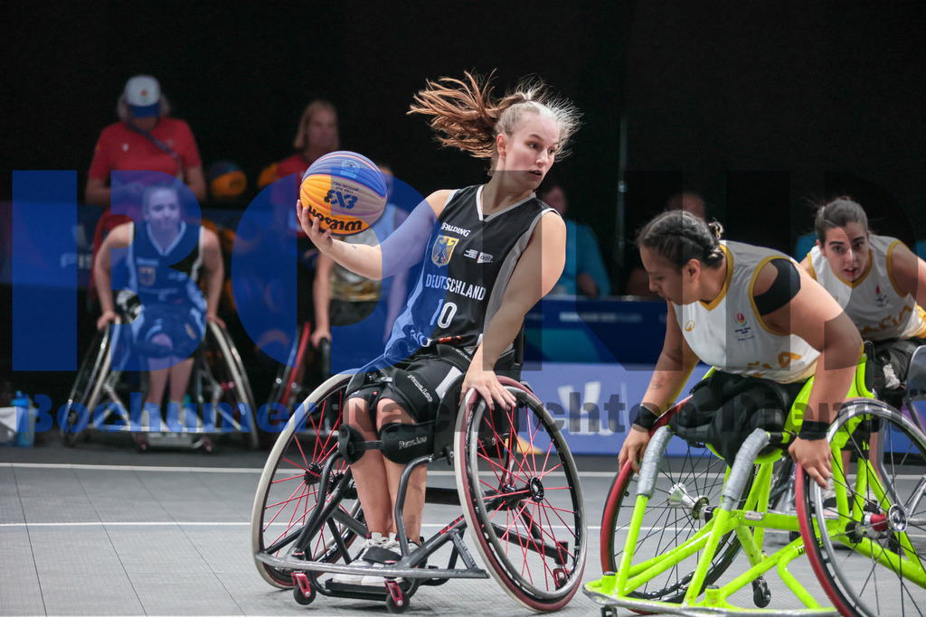 SES_TTG3X320250717-128 | bond - Realisiert mit Pictrs.com