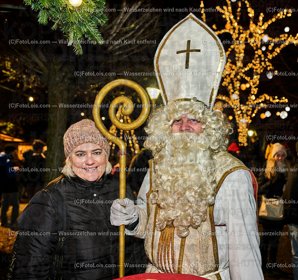 ALP7680_Wieselburger Advent_Nikolaus | (C)FotoLois.com, Alois Spandl, Wieselburger Advent im Schlosspark, Besuch durch den Hl. Nikolaus und seinen Krampussen, Sa 3. Dezember 2022.