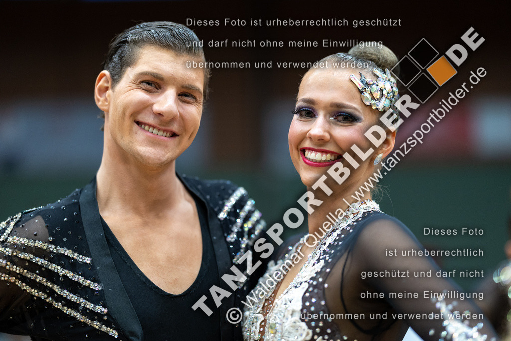 20230415-13590 | Hier finden Sie Tanz Bilder vom Latein und Standard Formationen tanzen. Sportbilder vom Tanzsport. Schöne Fotos und von Weltmeisterschaft, Europameisterschaft, Bundesliga, Regionalliga, Oberliga und Landesliga sowie von GOC Stuttgart, DanceComp, WM Bremen