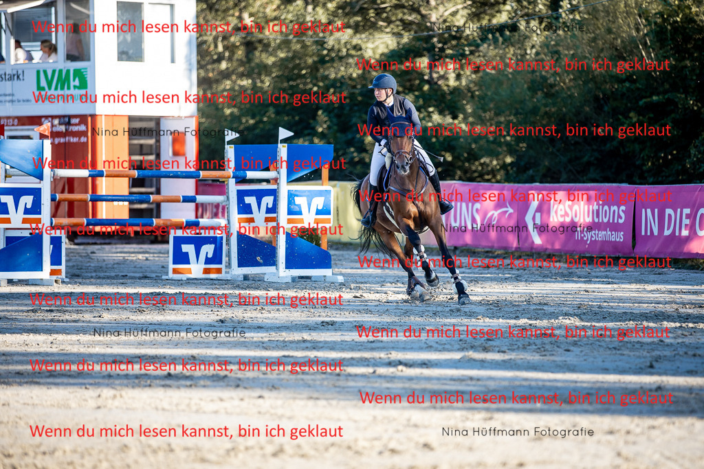 BK1A8438 | Turnierbilder Turnierfotos Nina Hüffmann Turnierfotografie Pferdefotografie Tierzeichnung Haustierzeichnung Pferdezeichnung Hundezeichnung Videograf  - Realisiert mit Pictrs.com