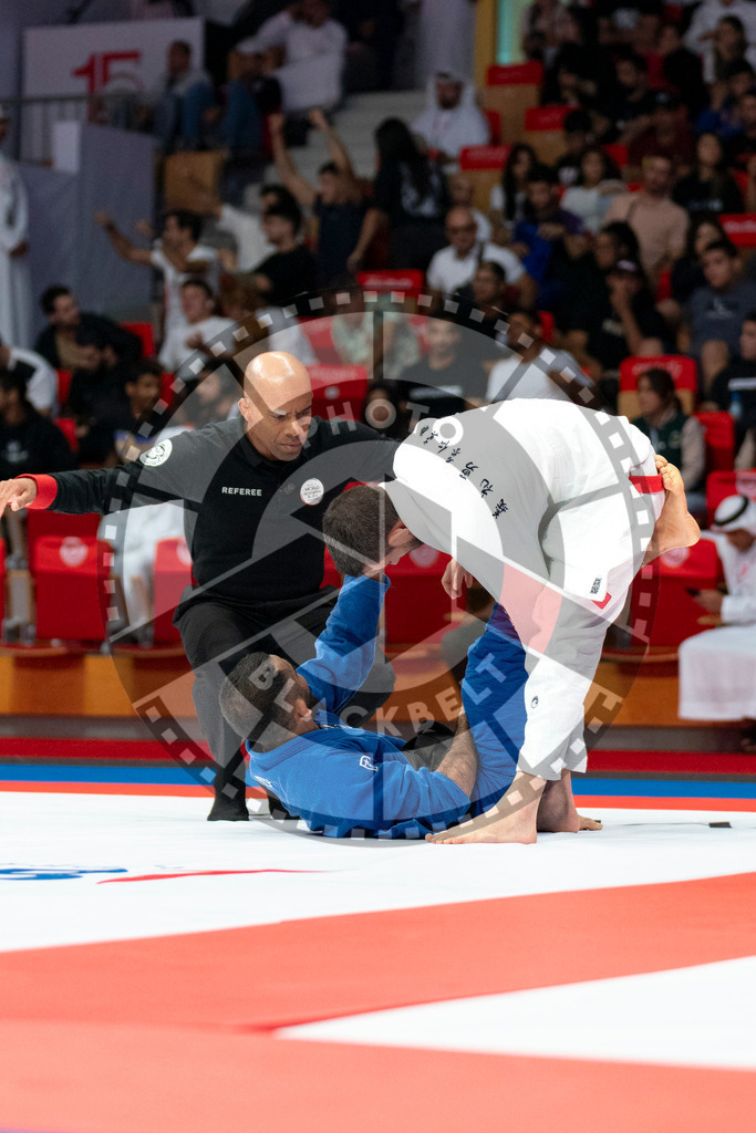 20231109PBB4237 | Fighters compete during the AJP World Professional Championship in the Mubadala Arena in Abu Dhabi, Arab United Emirates, on November 9, 2023.