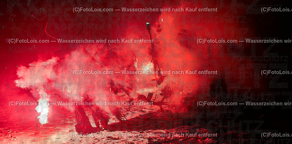 ALP9606_Wieselburger ADVENT_Wintersonnenwende_Perchtenlauf | (C)FotoLois.com, Alois Spandl, Wieselburger Advent, Wintersonnenwendfeier mit Umzug durch die Stadt, Sonnenwendfeuer und Perchtenlauf mit Show im Schlosspark, Mitwirkung der Partnergemeinde EINBECK, Sa 17. Dezmber 2022.