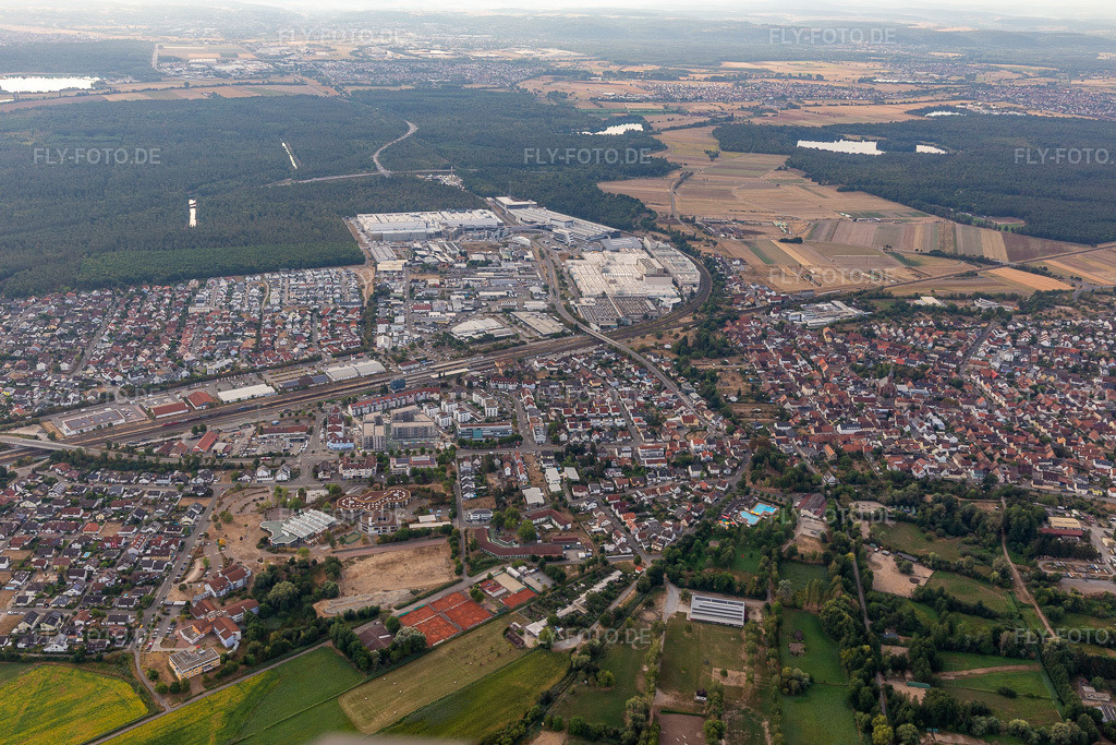 Luftbild: SEW-EURODRIVE GmbH & Co KG – Fertigungswerk und SCC Mechanik/Mechatronik im Ortsteil Graben in Graben-Neudorf im Bundesland Baden-Württemberg in Deutschland. Foto: IMG_134112.jpg vom 26.08.2022 durch Werner Riehm/FLY-FOTO.deWWW.SEW-EURODRIVE.DE