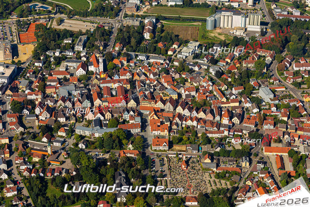 Aktuelles Luftbild von  Aichach Kauf mit Lizenz / Bildrechten möglich- Die Luftaufnahme wurde 2021 mittels UL-Flugzeug erstellt ( keine Drohne ) - hochauflösende Kamera-Systeme von  Canon -Beste Qualität - Für grossformatige Ausdrucke geeignet. Die Geschenkidee !