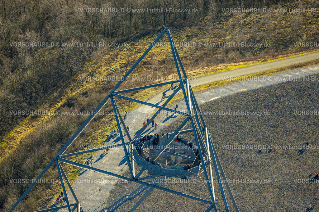 Bottrop240107359 | Luftbild, Tetraeder Skulptur, Aussichtsterrasse in Form einer dreiseitigen Pyramide, Sehenswürdigkeit auf der Halde Beckstraße, Batenbrock-Nord, Bottrop, Ruhrgebiet, Nordrhein-Westfalen, Deutschland